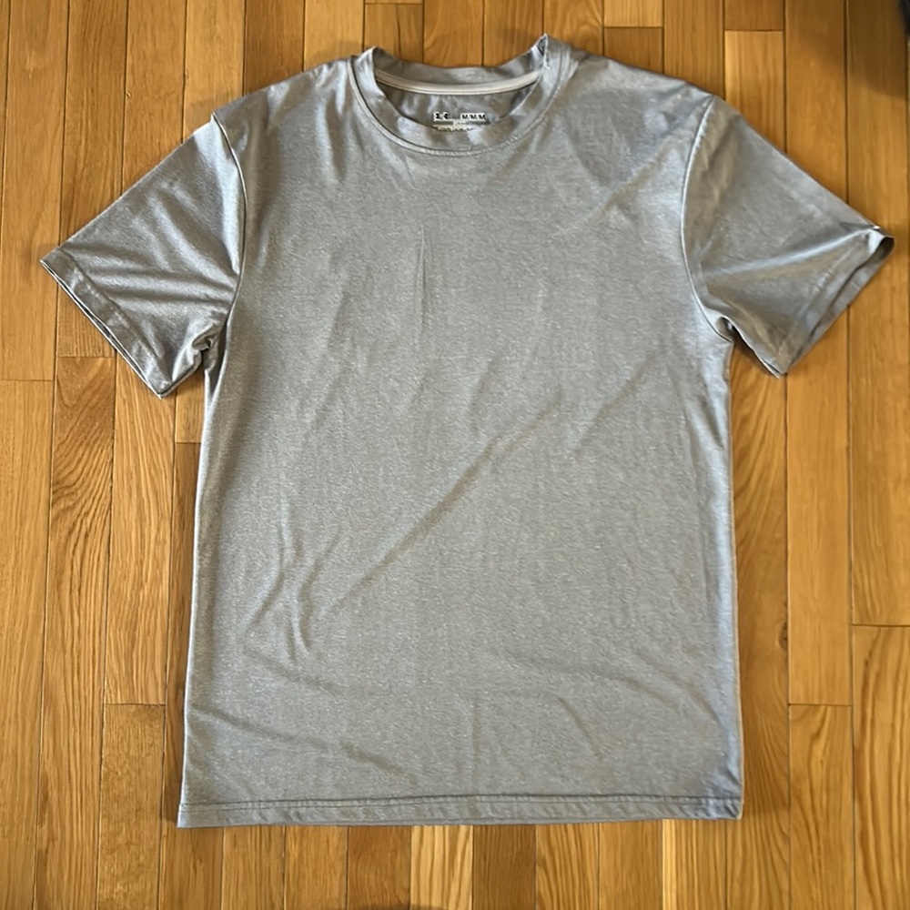 Men’s Under Armoir  dry fit shirt